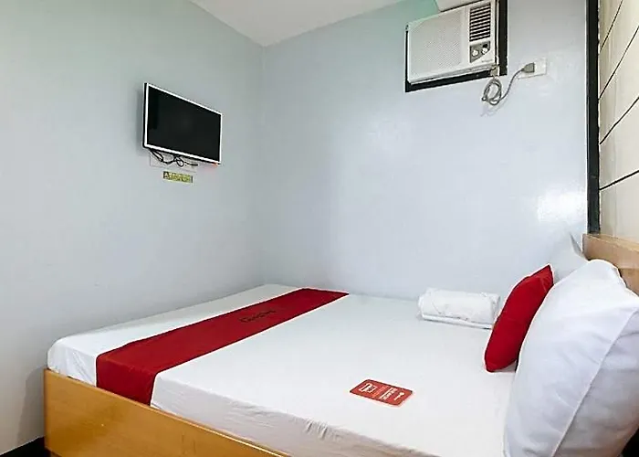 Hotel Reddoorz @ Ranchotel Alabang 2*