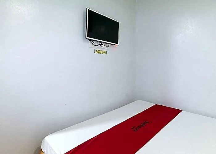 Reddoorz @ Ranchotel Alabang 2* Manila