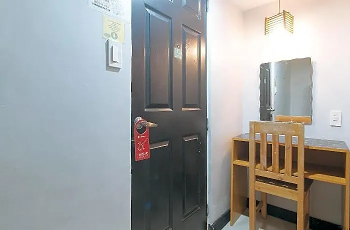 Hotel Reddoorz @ Ranchotel Alabang